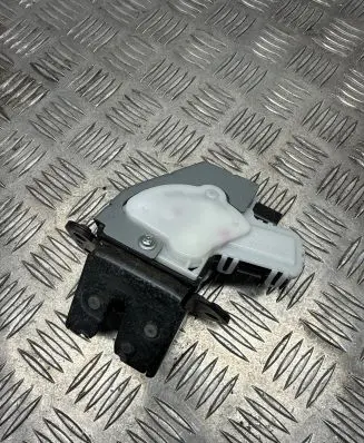 Mazda 6 Tailgate/trunk/boot lock/catch/latch C6728