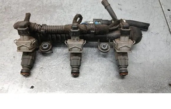 Opel Corsa C Fuel injector supply line/pipe 0280151075