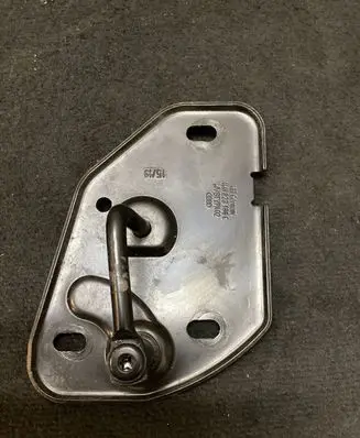 Audi Q8 Engine bonnet/hood lock/latch loop/hook 4M8823186C 4M8823186