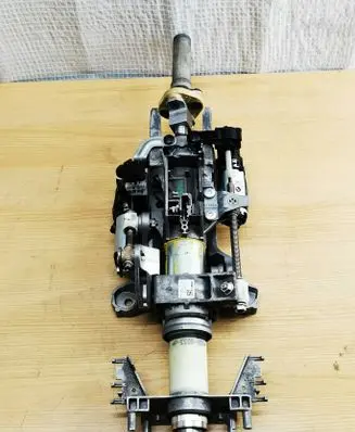 Steering wheel axle set