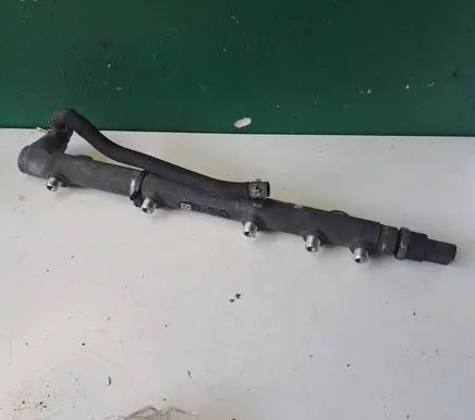 Mercedes-Benz C W203 Fuel main line pipe A6110700395