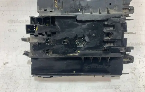 Mercedes-Benz C W204 Battery relay fuse A2045403650