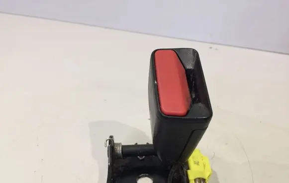 Volvo V60 Rear seatbelt buckle 31250659 20110623