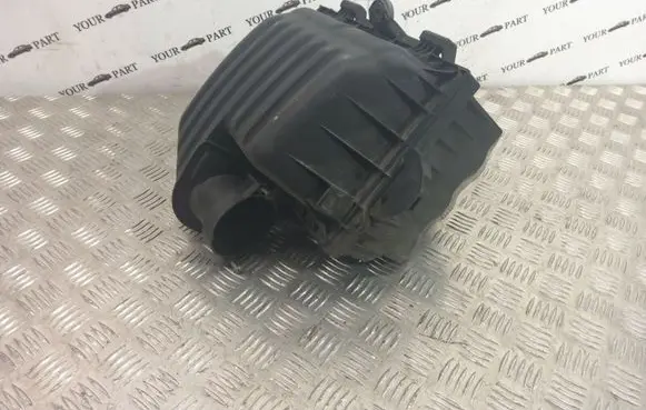 Mitsubishi Pajero Air filter box