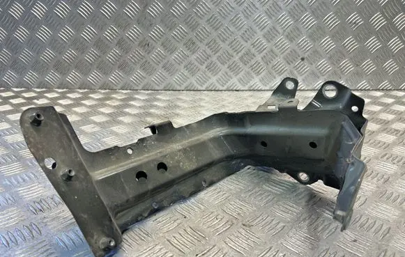 Audi Q7 4M Fender mounting bracket 4M0821138B 4M0821132C 4M0821162B