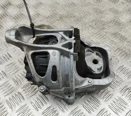 Audi Q7 4M Engine mount bracket 4M0199372FF