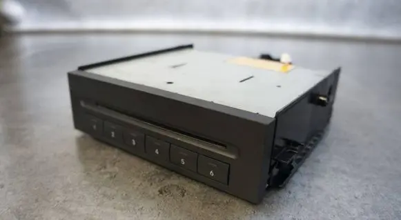 Mercedes-Benz CLS C219 CD/DVD changer a2118703889