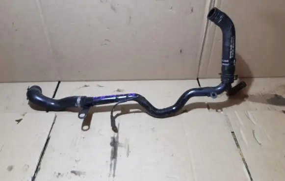 Audi Q7 4L Engine coolant pipe/hose