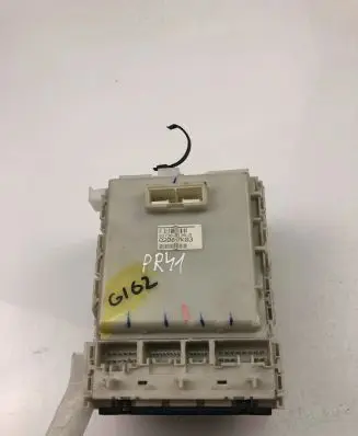 Toyota Auris E180 Fuse box set 8273002120A