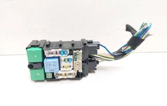 Peugeot 508 RXH Fuse module 9665492680 018014781