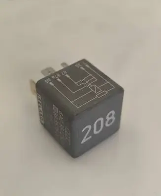 Audi A4 S4 B5 8D Other relay 8A0951253B 899578000