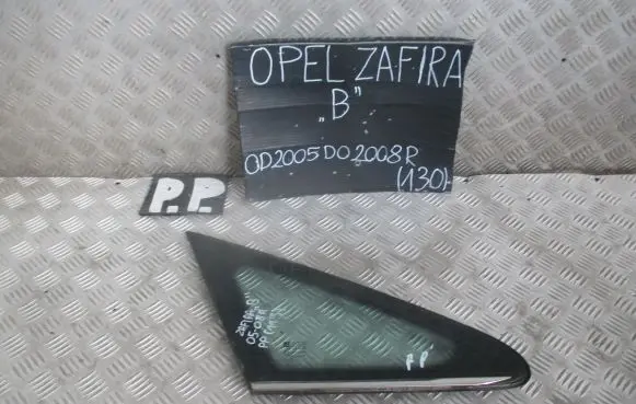 Opel Zafira B Front triangle window/glass 
