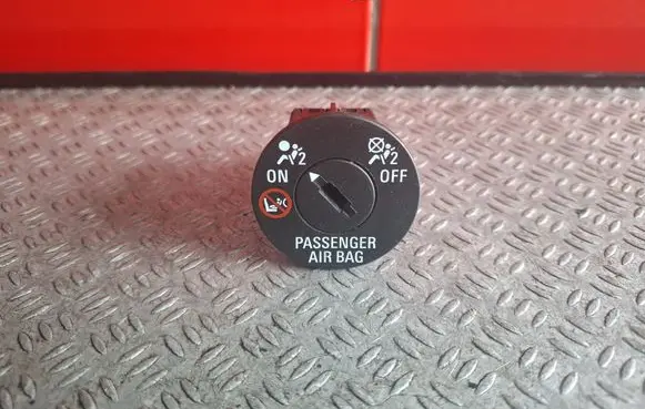 Opel Meriva B Passenger airbag on/off switch 13577258