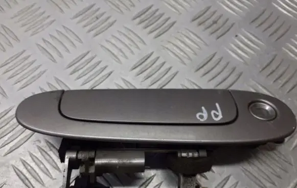 Toyota Yaris Front door exterior handle/bracket 