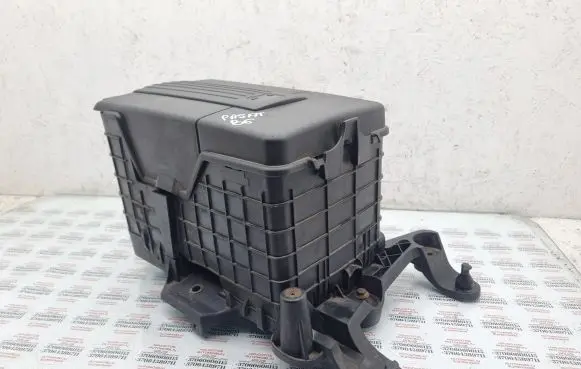 Volkswagen PASSAT B6 Battery box tray 1K0915335C 1K0915333C