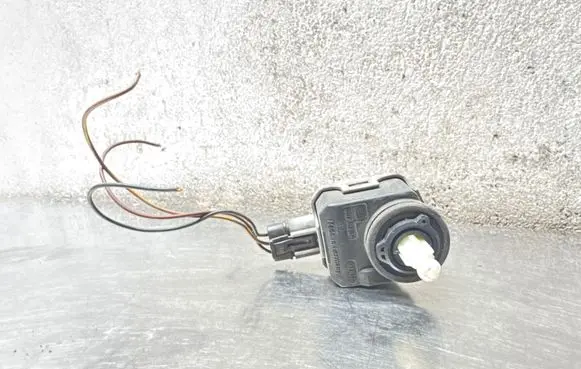 Opel Astra G Headlight level adjustment motor 90590665