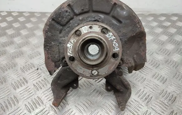 Skoda Fabia Mk2 (5J) Front wheel hub