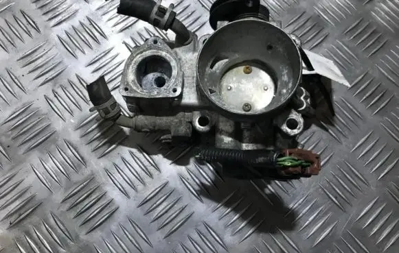 Mitsubishi Colt Throttle valve