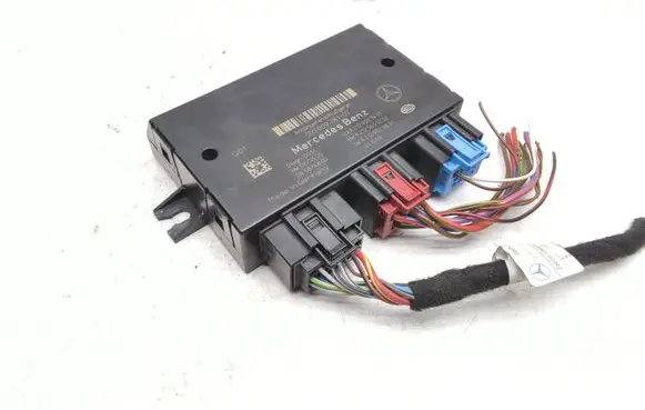 Mercedes-Benz E W212 Tow bar trailer control unit/module A2129001901 A2129020801 A2125451232