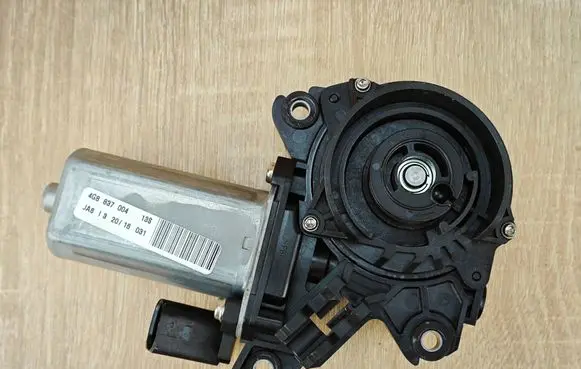Audi A7 S7 4G Front door soft close latching motor 4G8837004