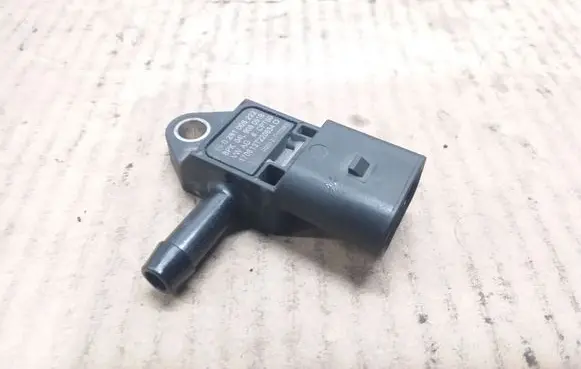 Volkswagen Tiguan Exhaust gas pressure sensor 04L906051B 04L145049L