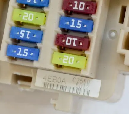 Nissan Qashqai Fuse box set 4EB0A