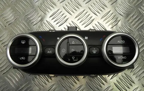 Fiat 500L Climate control unit 735579710 Y673