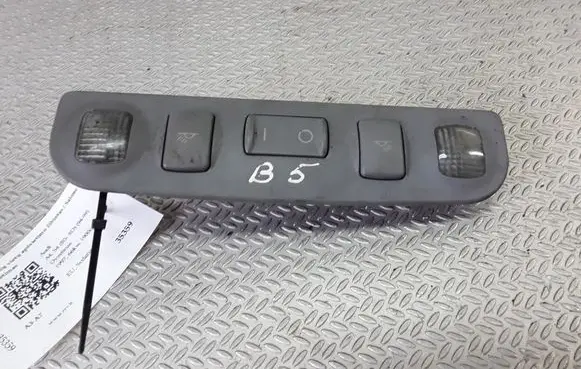 Audi A4 S4 B5 8D Front seat light 8D0947111
