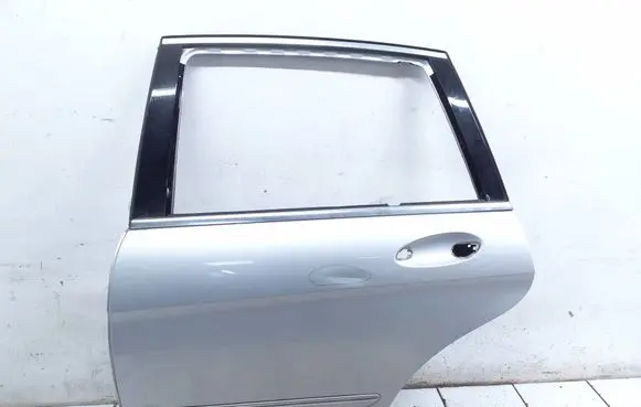 Mercedes-Benz R W251 Rear door 