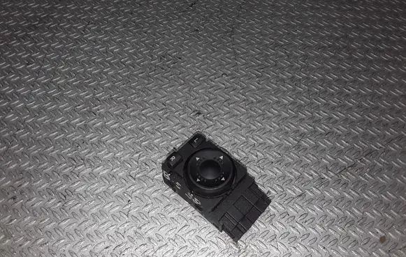 Volkswagen PASSAT B5 Wing mirror switch