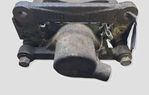 Mitsubishi Pajero Rear brake caliper