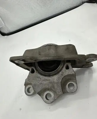 Volvo V60 Engine mount bracket 32255204