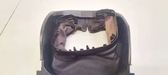 Mercedes-Benz C AMG W204 Steering wheel column trim A2046820316