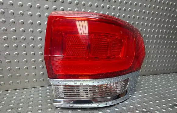 Jeep Grand Cherokee Rear/tail lights S27725823 P68110000AC