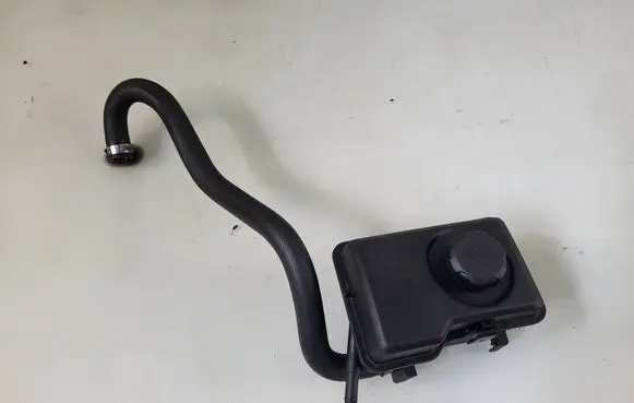 Volvo XC90 Power steering fluid tank/reservoir 30680304