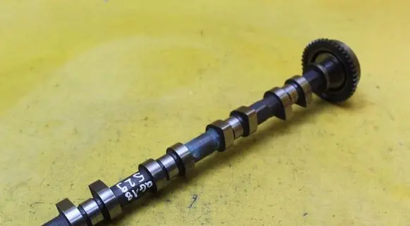 Nissan Primera Camshaft 