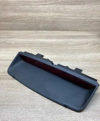 Nissan Primera Third/center stoplight 270277