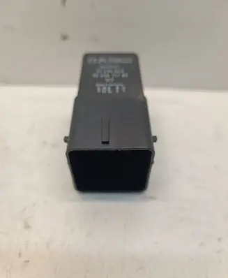 Citroen C4 II Glow plug pre-heat relay 9666671780 51299049