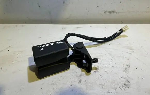 KIA Ceed Middle seatbelt buckle (rear) 20141022