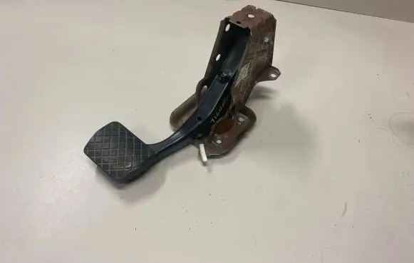 Volkswagen Tiguan Brake pedal 1K1723057AL 769975001050
