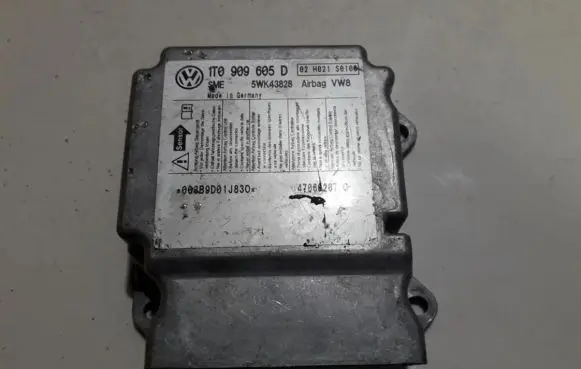 Volkswagen Touran I Airbag control unit/module 1T0909605D 5WK43828