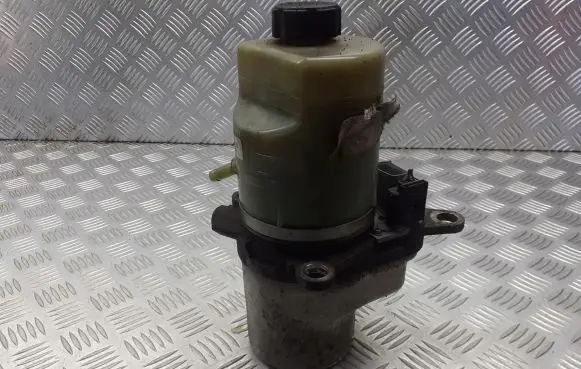 Ford Focus Power steering pump 8M513K514AB