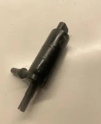 BMW 5 F10 F11 Windscreen/windshield washer pump 13264011 3323525 7217792