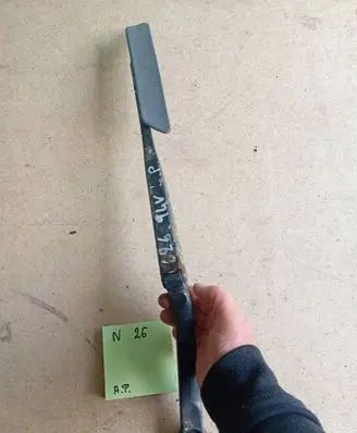Mazda 626 Front wiper blade arm 2596565