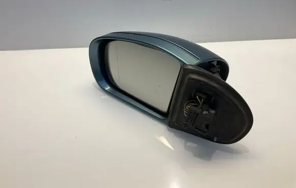 Mercedes-Benz C W203 Front door electric wing mirror