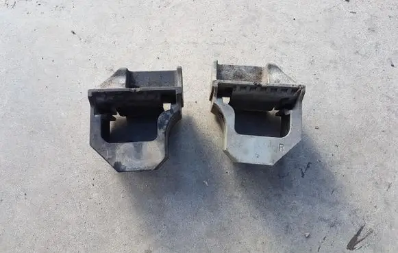 BMW 1 E81 E87 Radiator mount bracket 