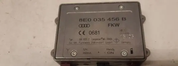 Audi A4 S4 B6 8E 8H Antenna control unit 8E0035456B