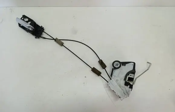 Honda HR-V Front door lock M8511110M2
