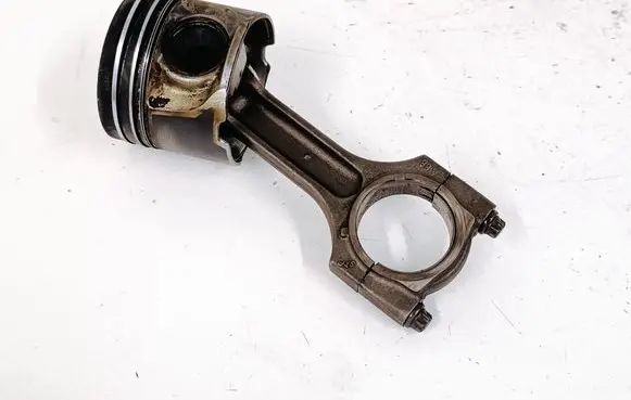 BMW X5M E70 Piston with connecting rod