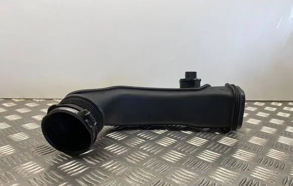 BMW 5 GT F07 Turbo air intake inlet pipe/hose 7810770
